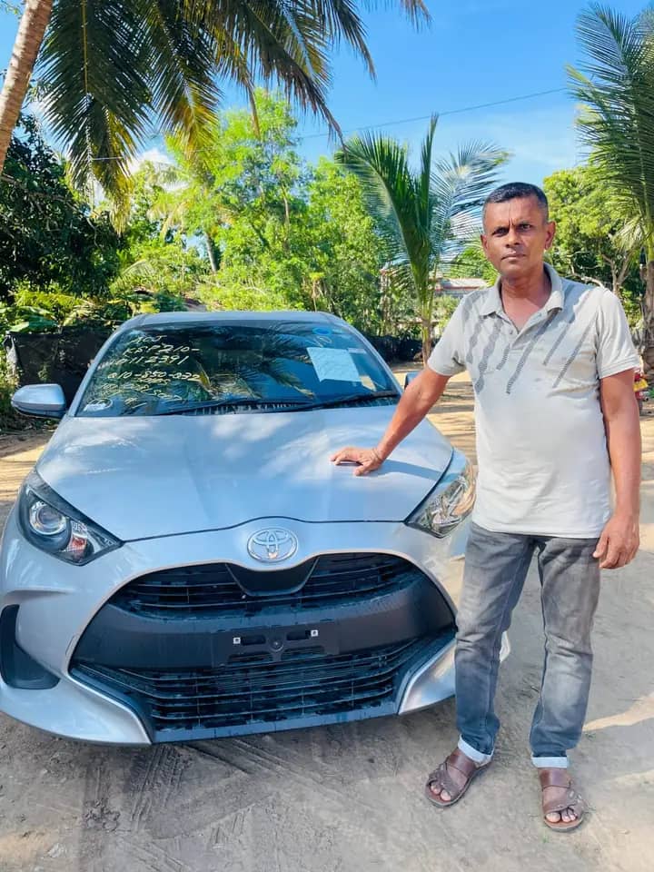 Genuine Automobiles customer with a delivered vehicle, photo 39